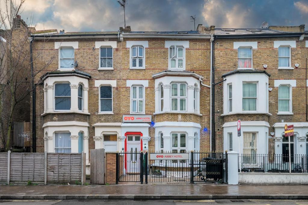 Abbey Hotel, London Shepherd's Bush Market